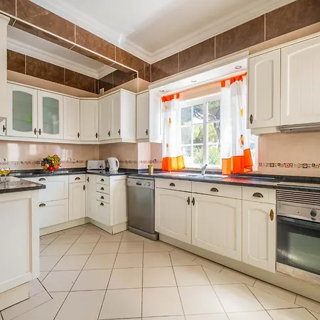 Villa Villa In Algarve With Heated Pool And Beaches *