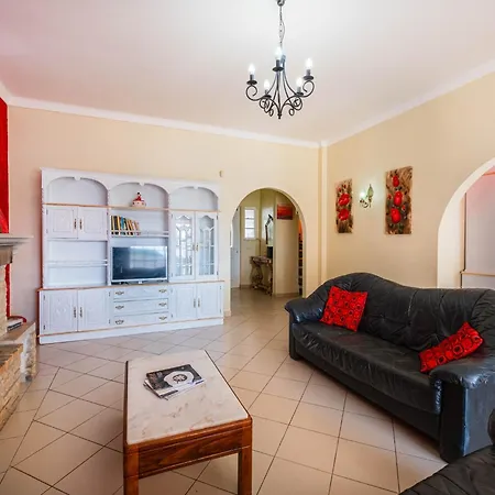 Villa In Algarve With Heated Pool And Beaches Villa