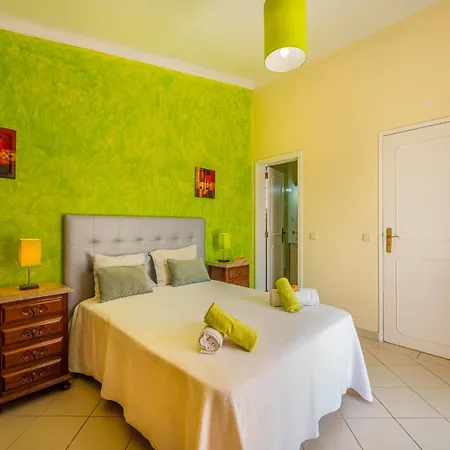 Villa Villa In Algarve With Heated Pool And Beaches